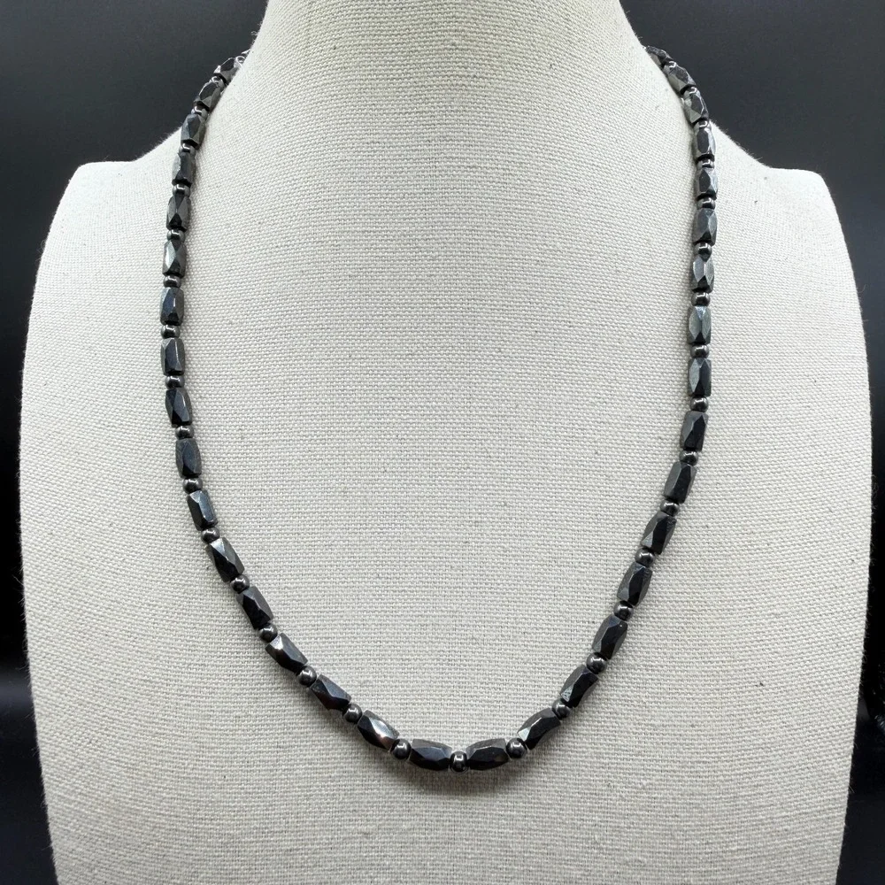 Metallic Beaded Necklace Black Gunmetal Faceted Geometric Beads Magnetic Clasp